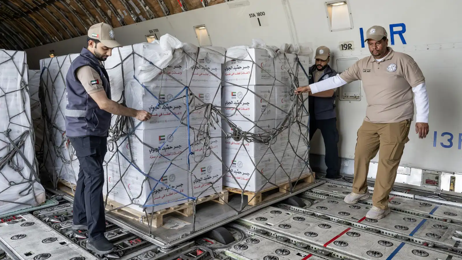 وصول طائرة إماراتية إلى العريش محمّلة بـ100 طن من المساعدات لغزة