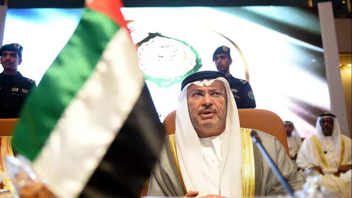 قرقاش يعلّق على أحداث القصر الرئاسي في عدن