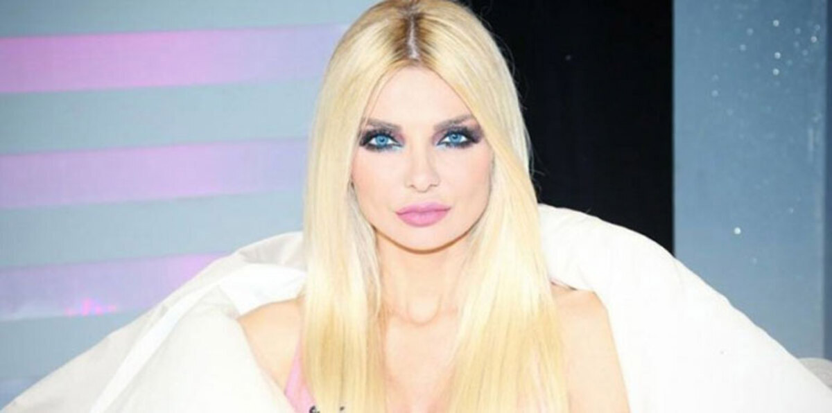 بالفيديو.. ميريام كلينك ترقص شبه عارية وسكرانة