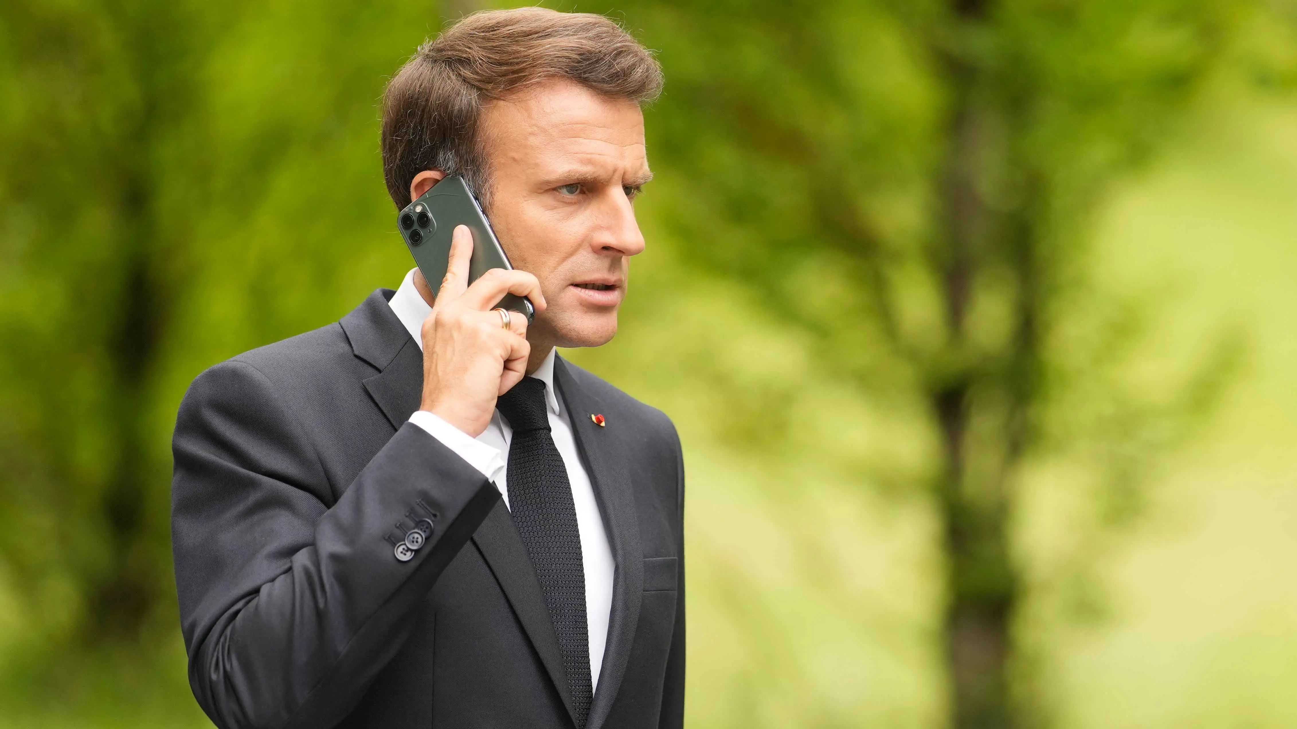 ماكرون يحث نتنياهو على منع "اشتعال الوضع" مع حزب الله