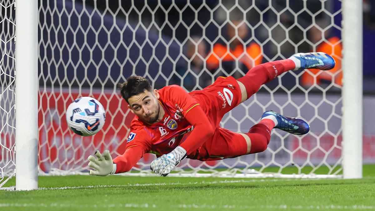 رقم مفاجئ.. كم سيدفع الهلال للتعاقد مع "خليفة" ياسين بونو؟