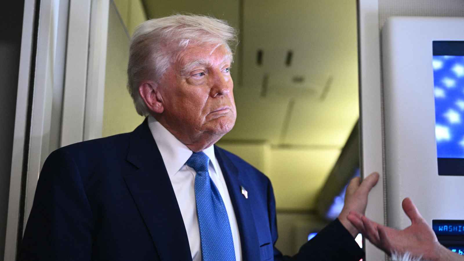 "شرطي فاسد".. ترامب يفتح النار على المدير السابق لـ"إف بي آي"