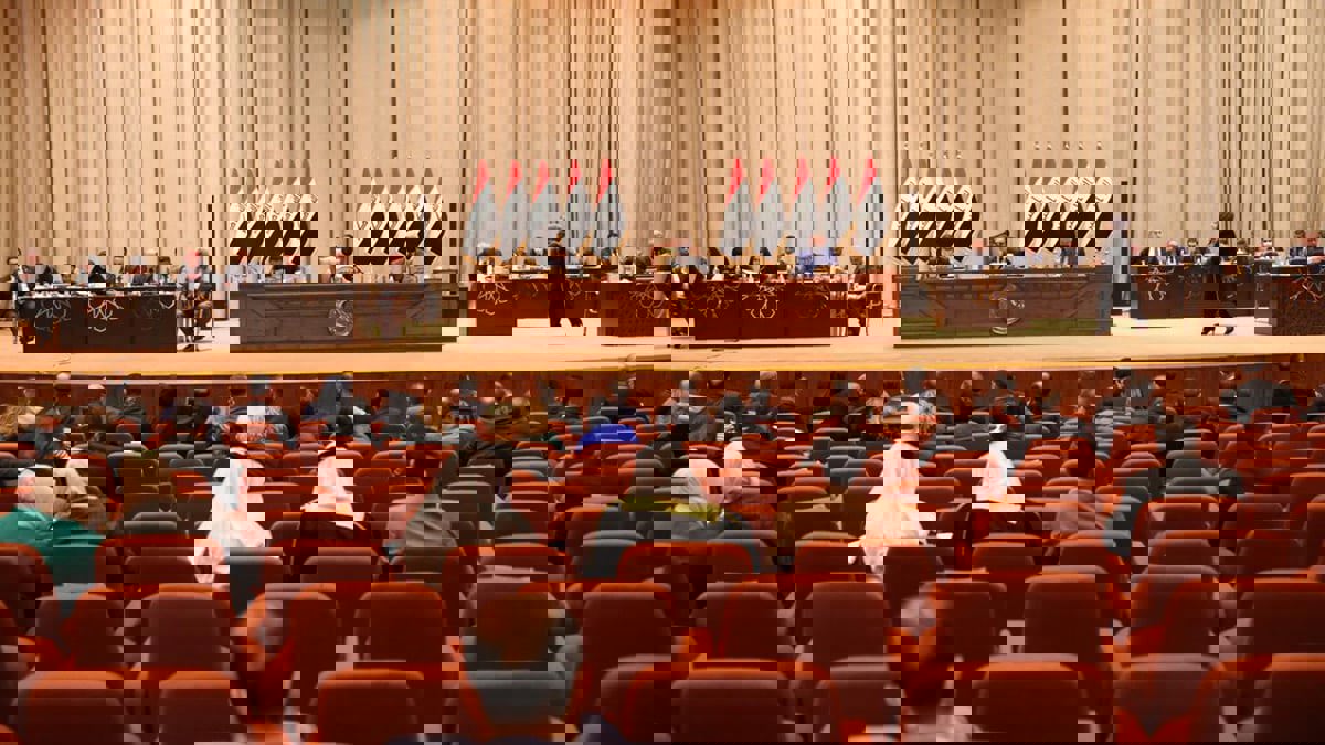 كابوس بارزاني ونشوة طالباني.. البرلمان العراقي يختار رئيساً للبلاد على وقع خلافات كردية 