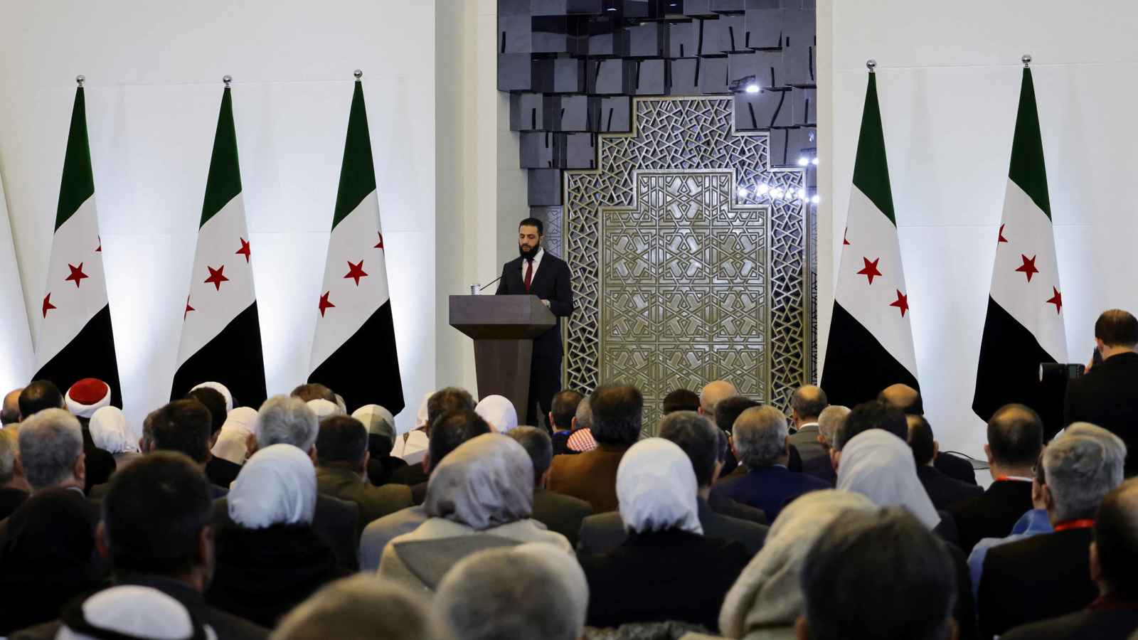 "الحوار الوطني السوري".. شكوك حول مرحلة جديدة تؤسس لـ"الانقسام"