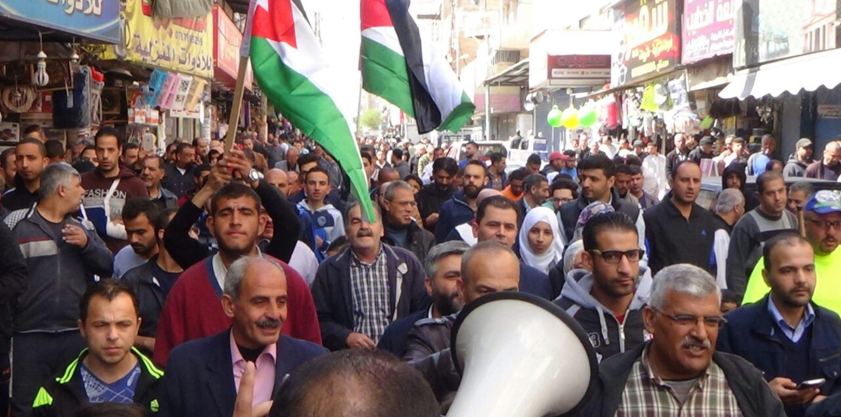 فصائل فلسطينية تشيد بعملية دهس جنود الاحتلال الإسرائيلي في الضفة الغربية