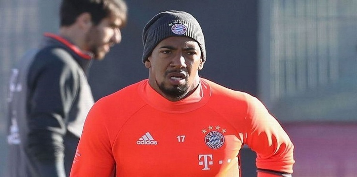 ما الشيء الذي يتنافس عليه رجال كرة القدم الألمانية مع النساء؟