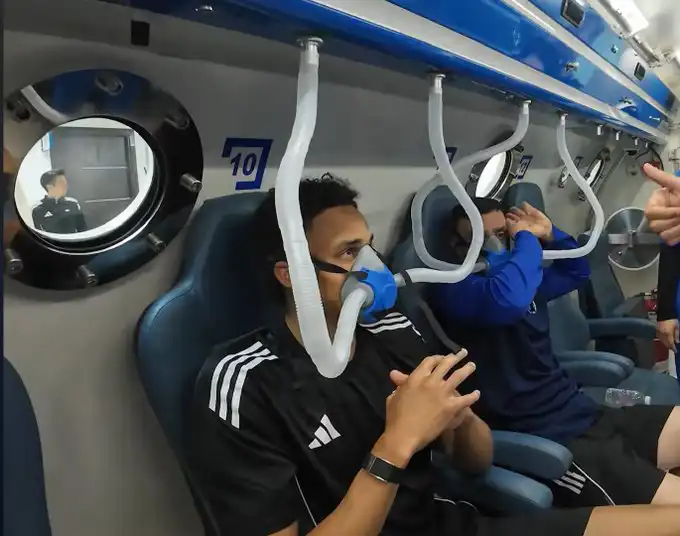 لاعبو ماتشيدا يخضعون لجلسات علاج بالأوكسجين