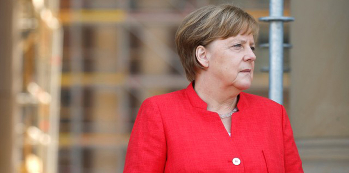 المستشارة الألمانية أنجيلا ميركل تنتظر خبرًا مفرحًا حول زيادة راتبها