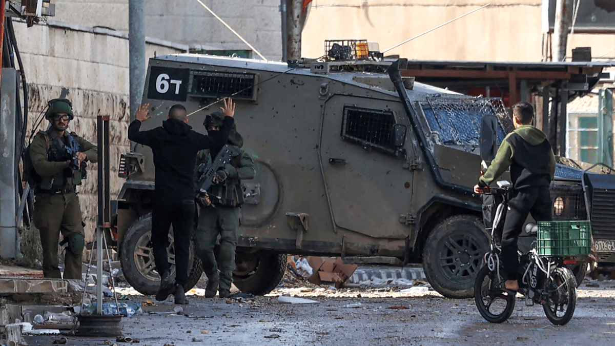 "لوموند": اقتصاد الضفة الغربية على حافة الهاوية