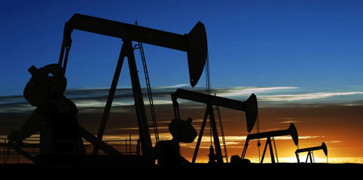 هبوط النفط لمستويات قياسية وسط مخاوف من تباطؤ الطلب