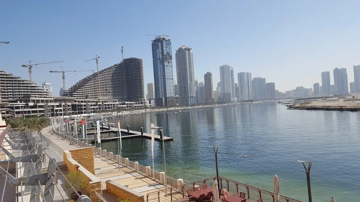 أكوا باور ومبادلة تبرمان اتفاقًا مع مرفق إماراتي بشأن محطة تحلية