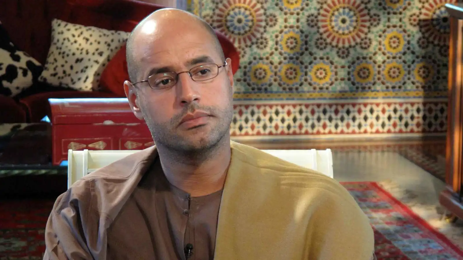 "قُتل غدرًا وهو صائم".. الساعدي القذافي ينعى شقيقه سيف الإسلام