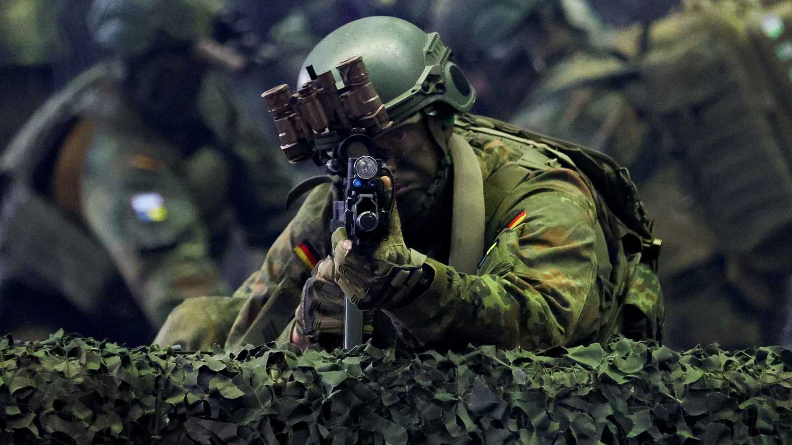 من "دولة الرفاه" إلى الثكنات.. كيف يتغير وجه أوروبا العسكري؟