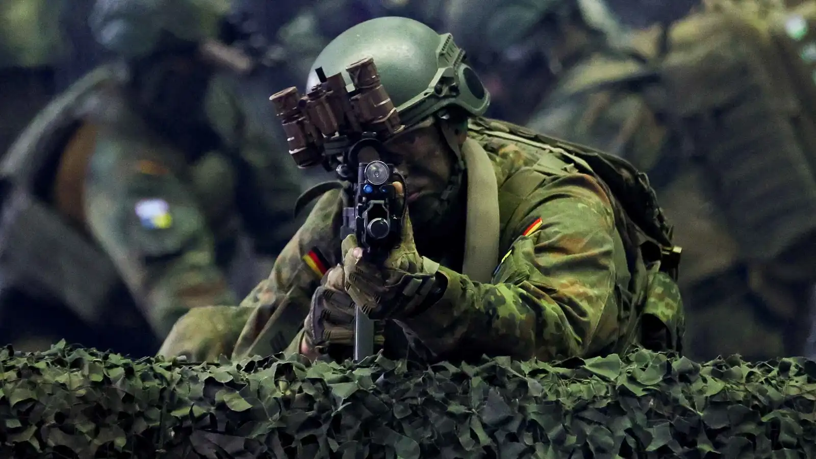 من "دولة الرفاه" إلى الثكنات.. كيف يتغير وجه أوروبا العسكري؟