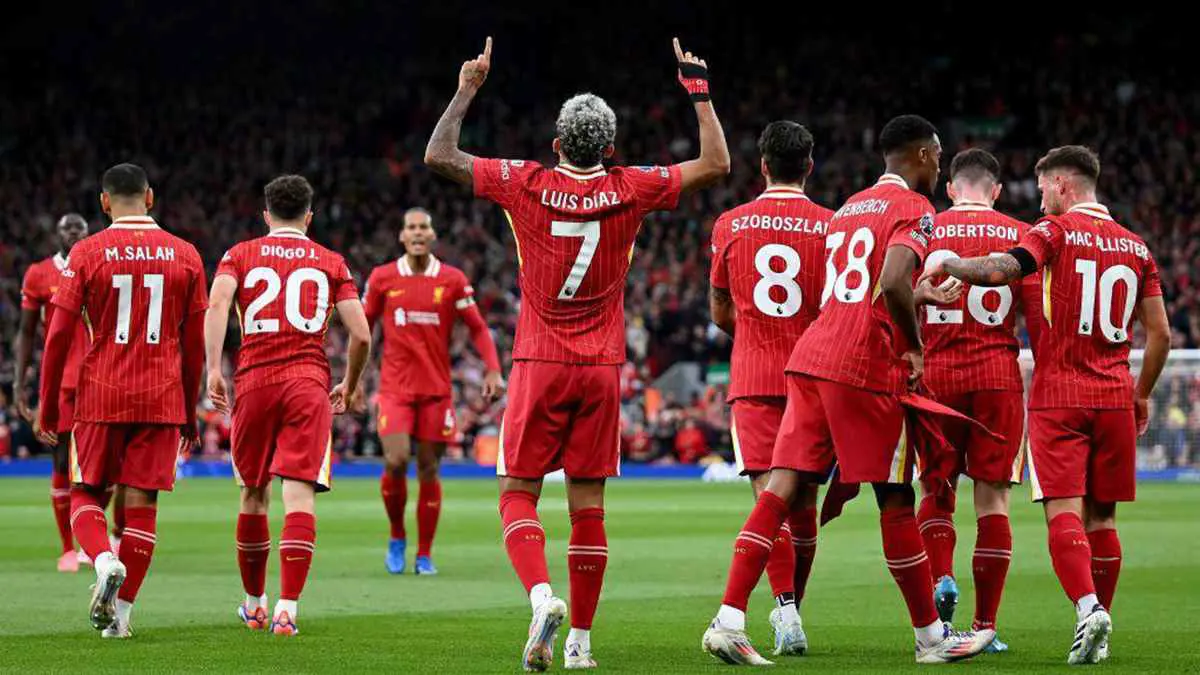 ضربة موجعة لـ"برشلونة".. بايرن ميونخ يقدم أول عرض لنجم ليفربول