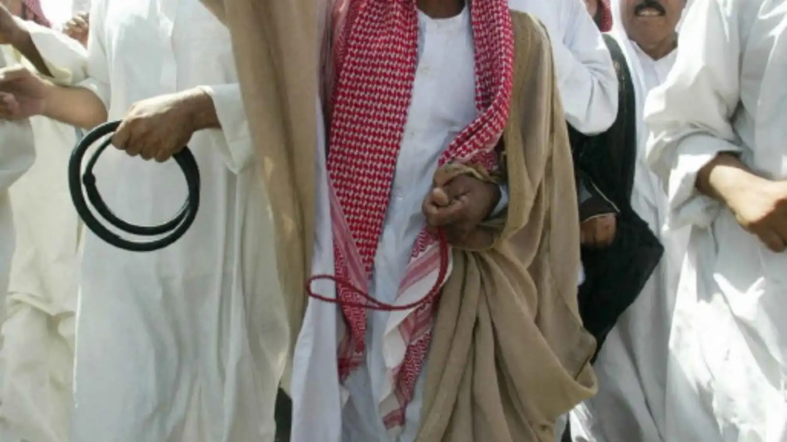 شاعران عراقيان ينقلان خلافهما من القضاء إلى القبيلة