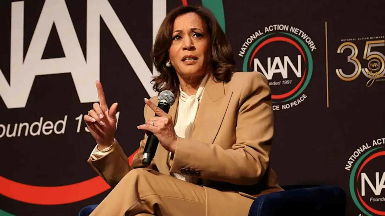 الديمقراطيون يبحثون عن "المرشح الخارق" لهزيمة إرث ترامب