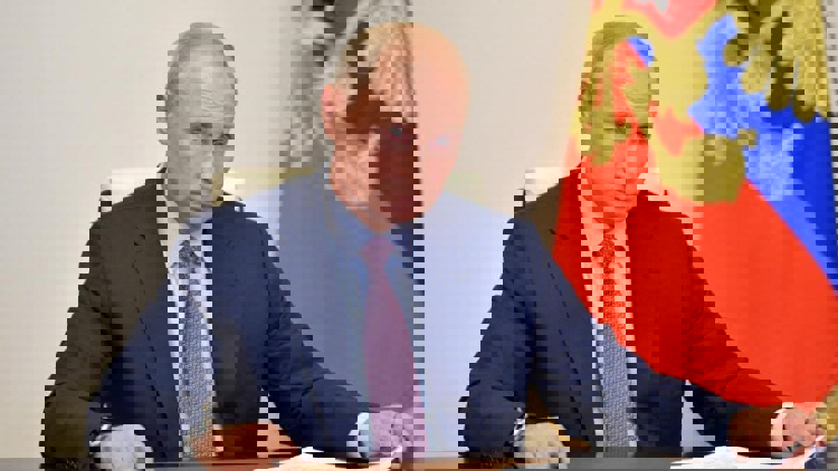 فايننشال تايمز: خيارات بوتين المفيدة تنفد في التعامل مع روسيا البيضاء