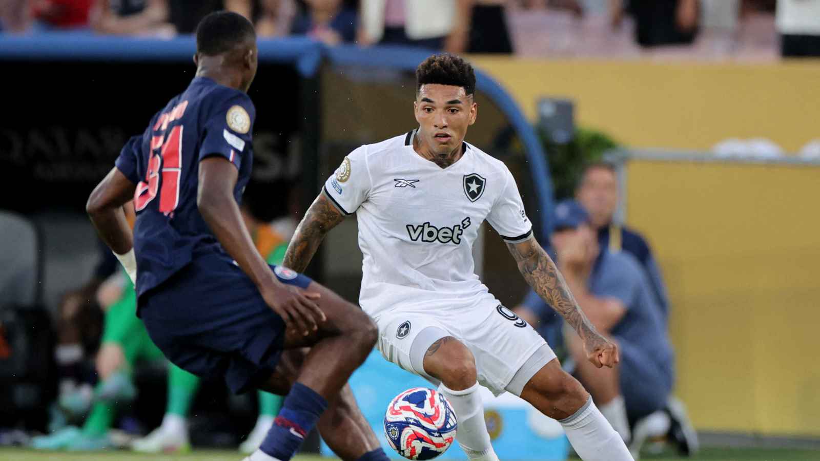 نوتينغهام فورست يضم رسميا جوهرة كأس العالم للأندية