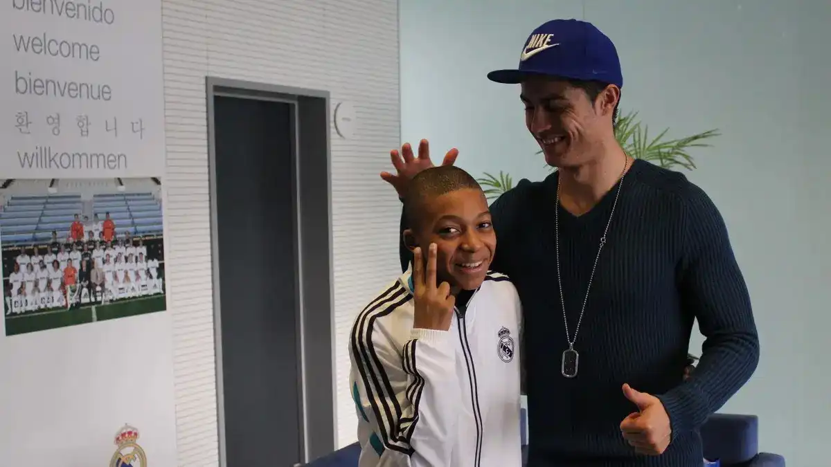 مبابي مع رونالدو