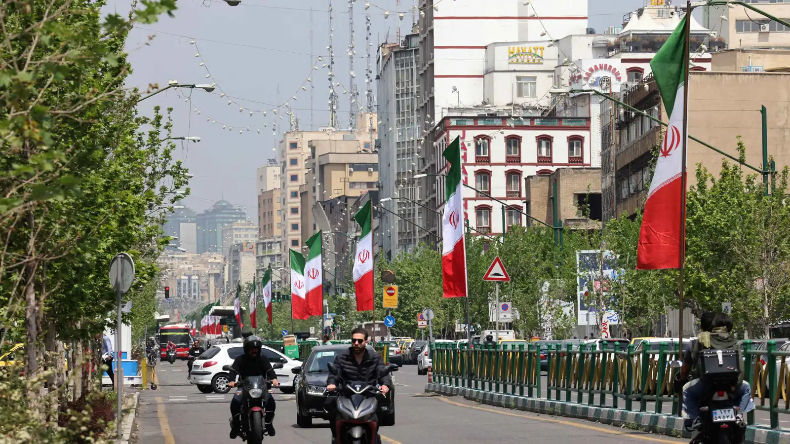 طهران ترد على تصريحات ترامب بشأن تعليق إعدام 8 إيرانيات