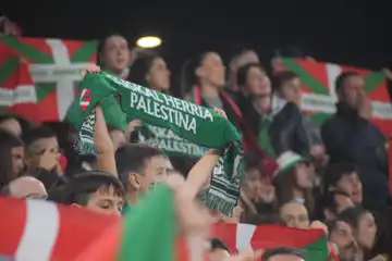 لافتات دعم فلسطين في مباراة الباسك