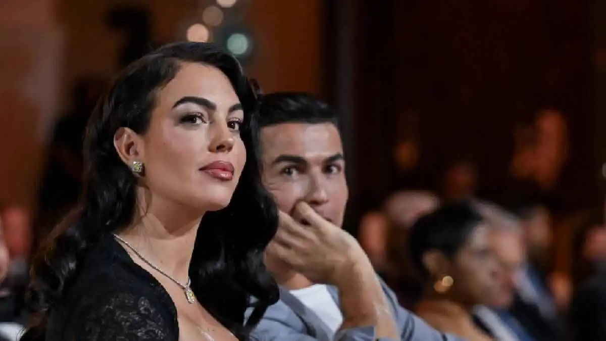 الحقيقة كاملة.. مفاجأة مدوية حول شروط طلاق كريستيانو رونالدو وجورجينا