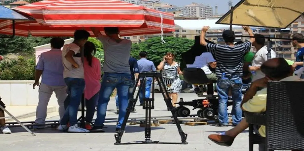 "هواجس عابرة" ينقل هموم الإنسان بأسلوب كوميدي (صور)