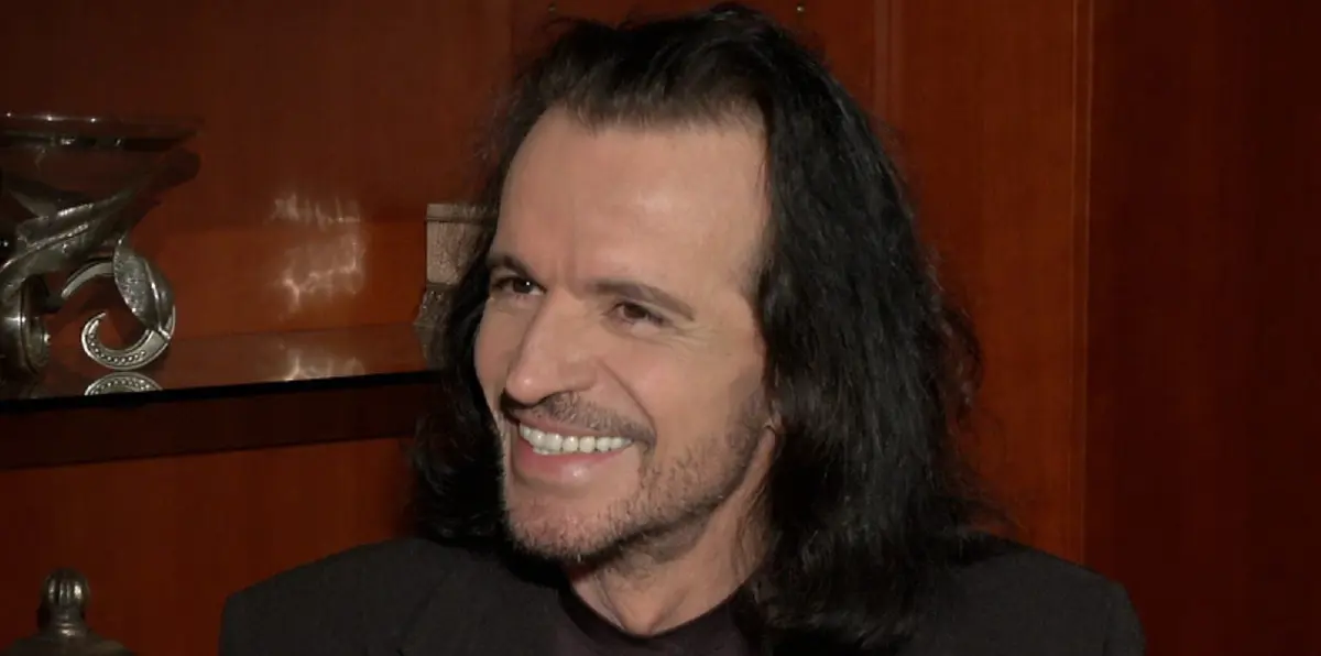 بالفيديو.. ياني يتحدث باللغة العربية من السعودية