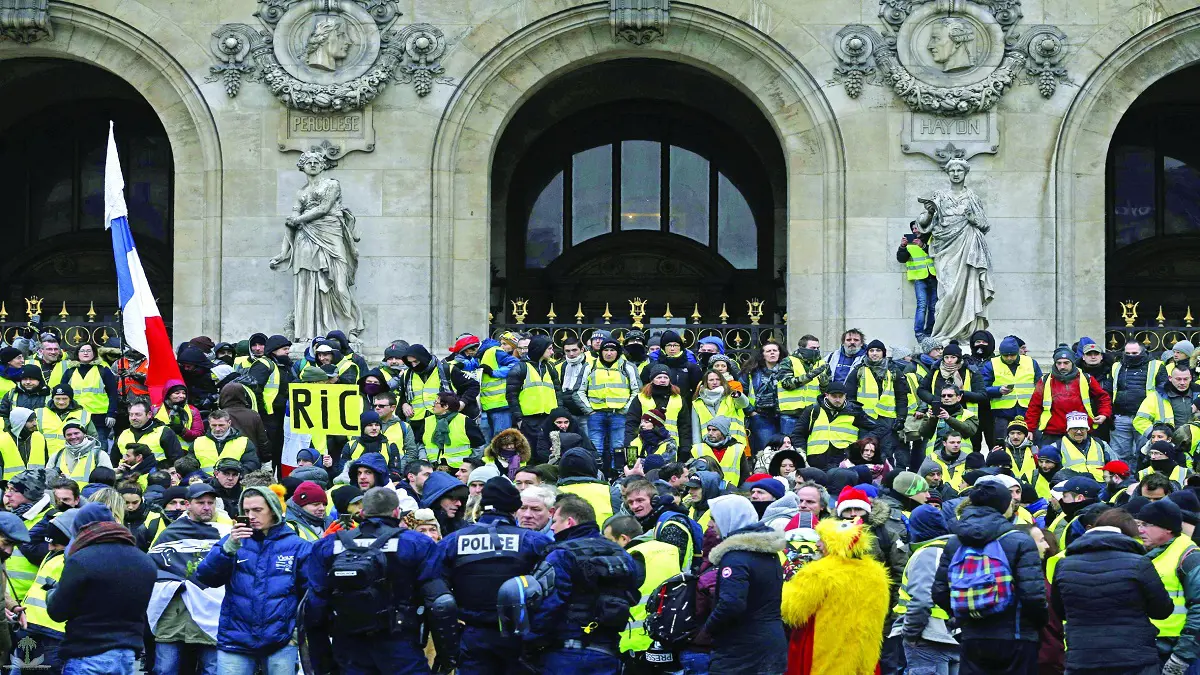 السترات الصفراء يضربون موعدًا للاحتفال برأس السنة في "الشانزليزيه"‎‎