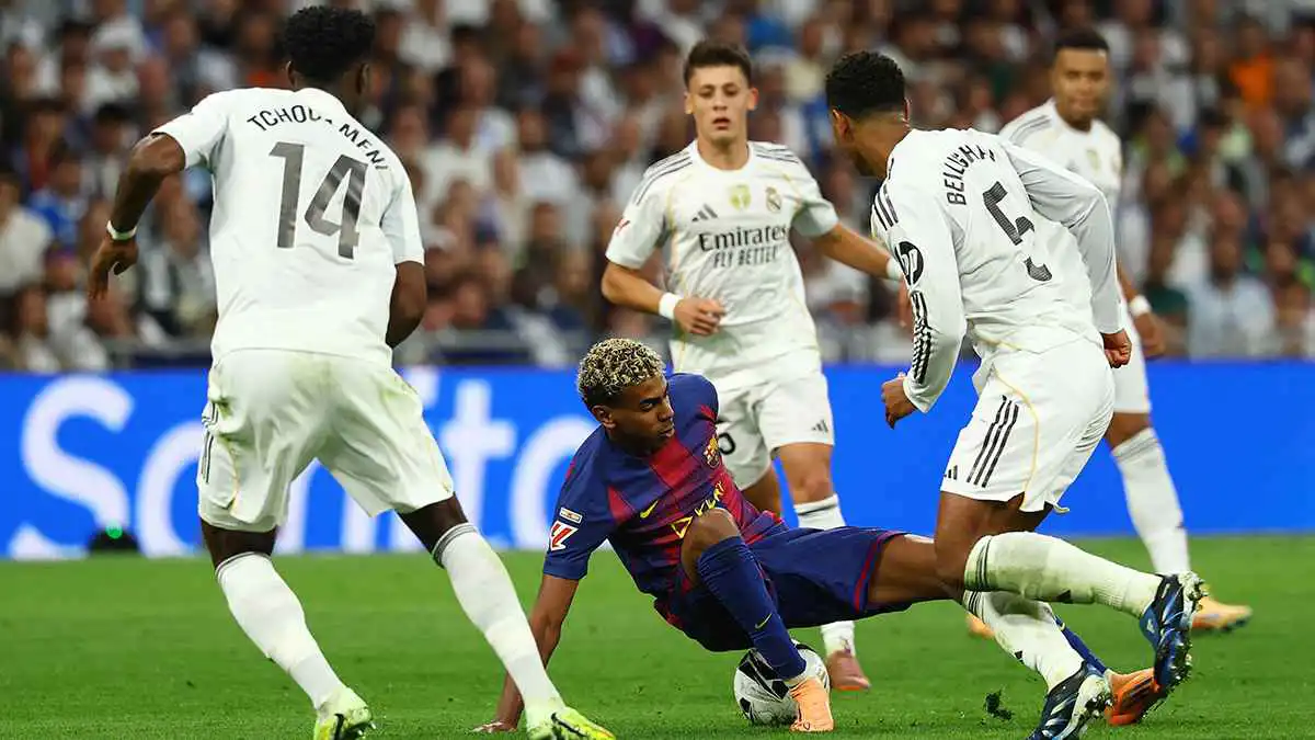 هل يتخذ برشلونة "القرار الصعب" لحماية لامين يامال؟