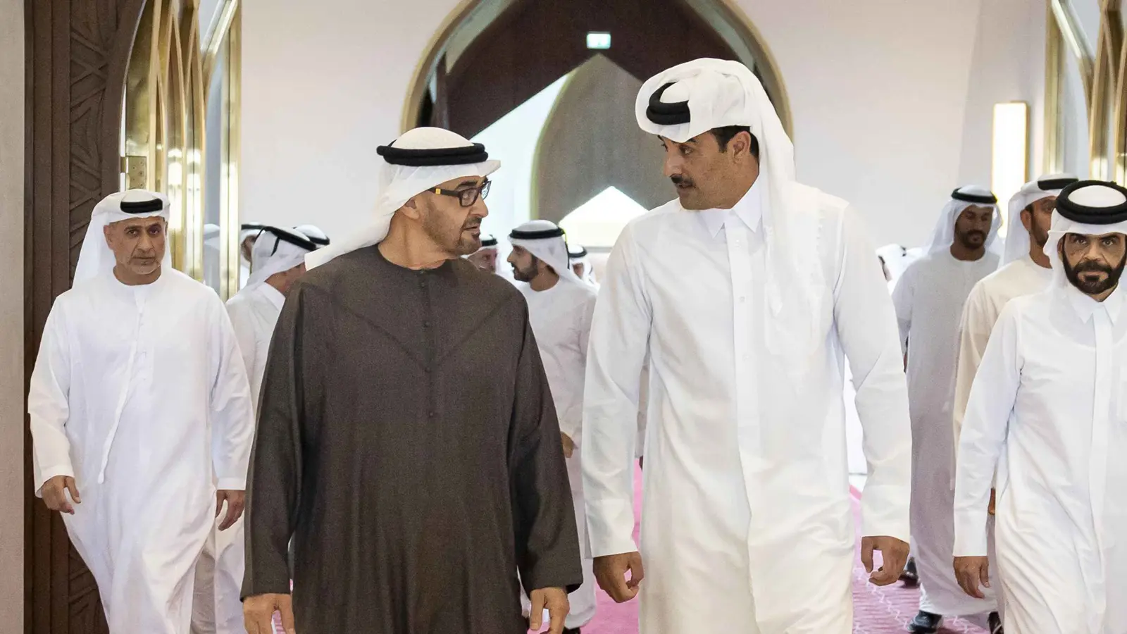 رئيس الإمارات يبحث مع أمير قطر المستجدات في الشرق الأوسط