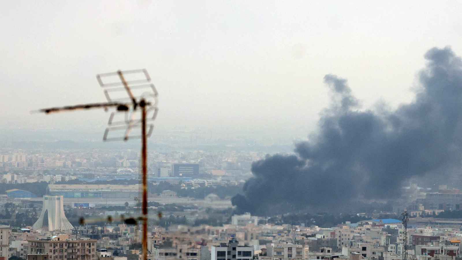 إيران تعلن تضرر 5 مستشفيات جراء الهجمات الإسرائيلية