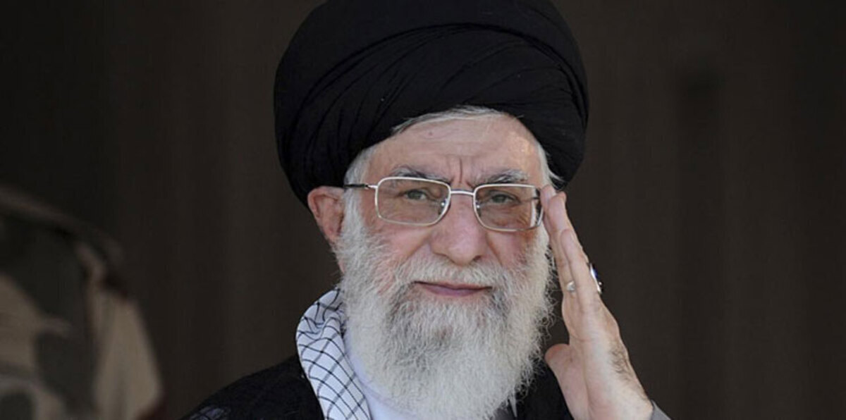 خامنئي يحرم السفر إلى مدينة تركية ويطالب بمنع لغة أجنبية