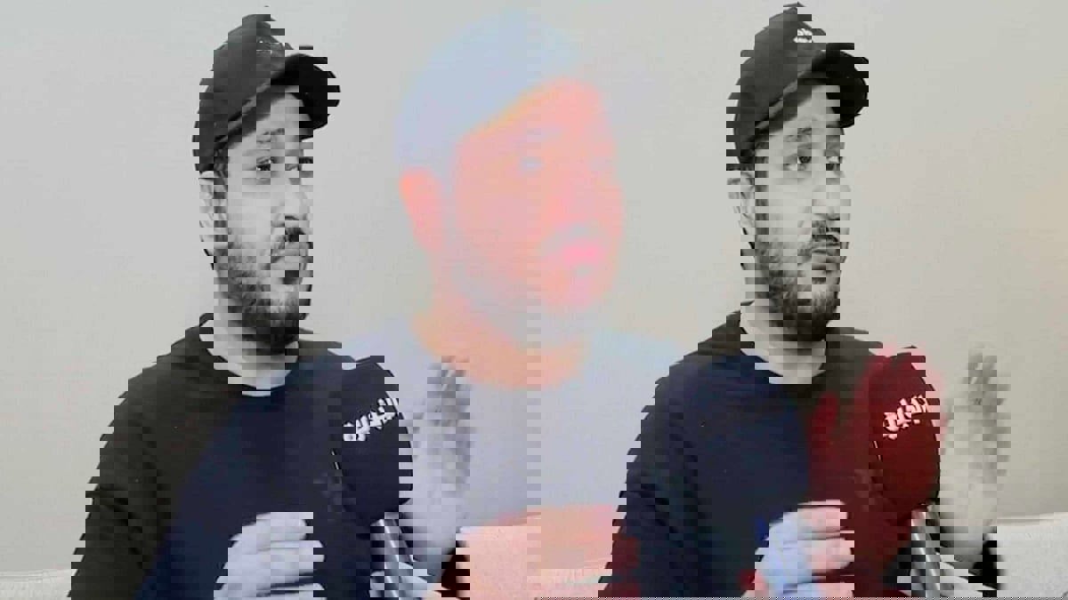 السعودي العتيبي يروي ظروف اعتقاله في فرنسا: حُرمت النوم ومُنعت من الاتصال بالسفارة