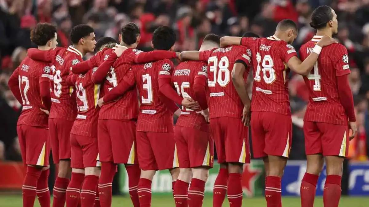 حل خرافي لأزمة كبيرة.. ليفربول يتلقى إشارة مهمة من مدافع عملاق