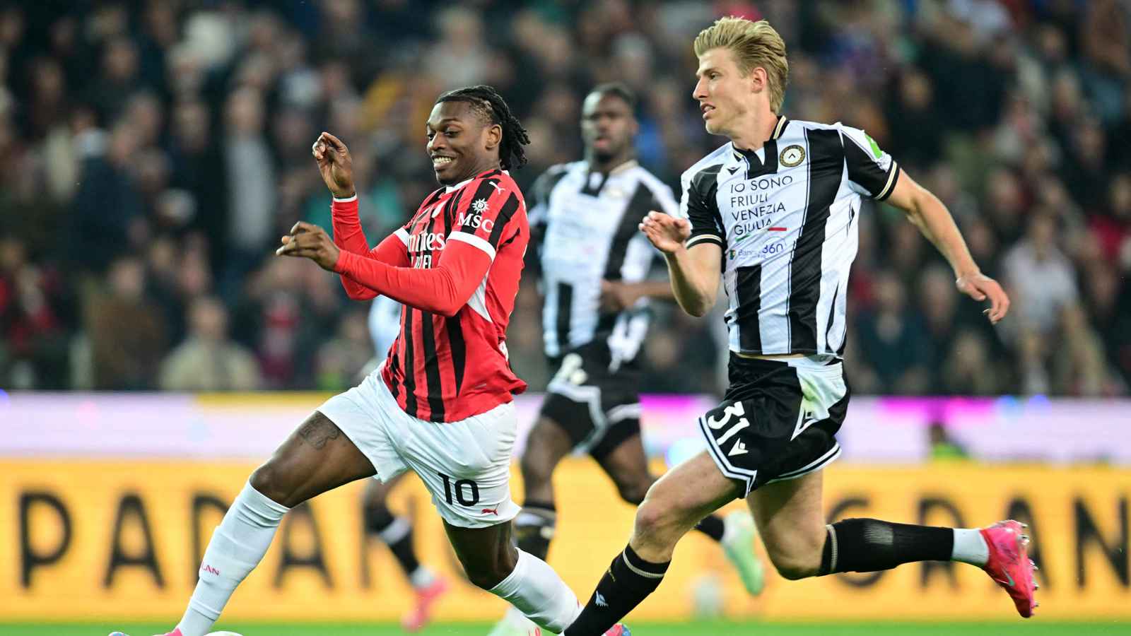 كريستيانو رونالدو يريده.. هل يصطاد النصر السعودي جوهرة ميلان؟ 