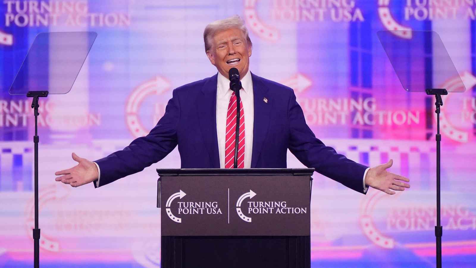 كندا وغرينلاند وبنما.. ترامب يوجه معايدة لـ"الولايات الجديدة"