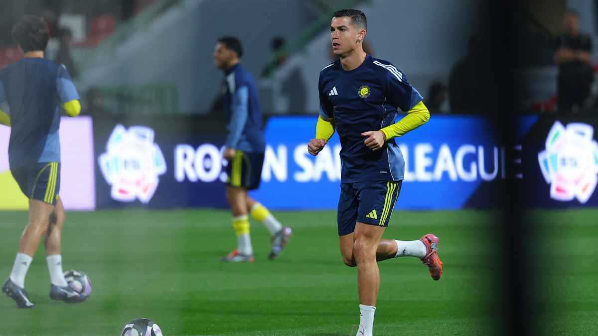 بظهره.. كريستيانو رونالدو يسجل هدفاً غريباً للنصر ضد الاتفاق (فيديو)