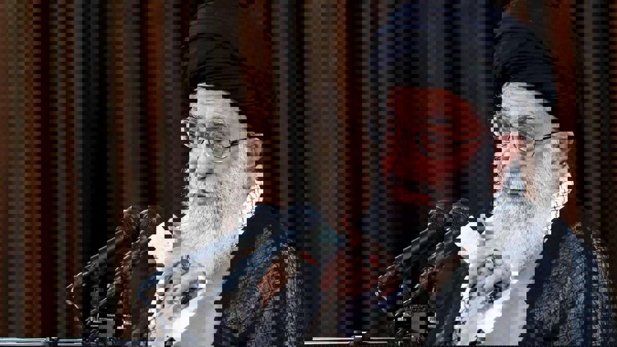 خامنئي: إيران ستواصل تقليص التزاماتها بالاتفاق النووي