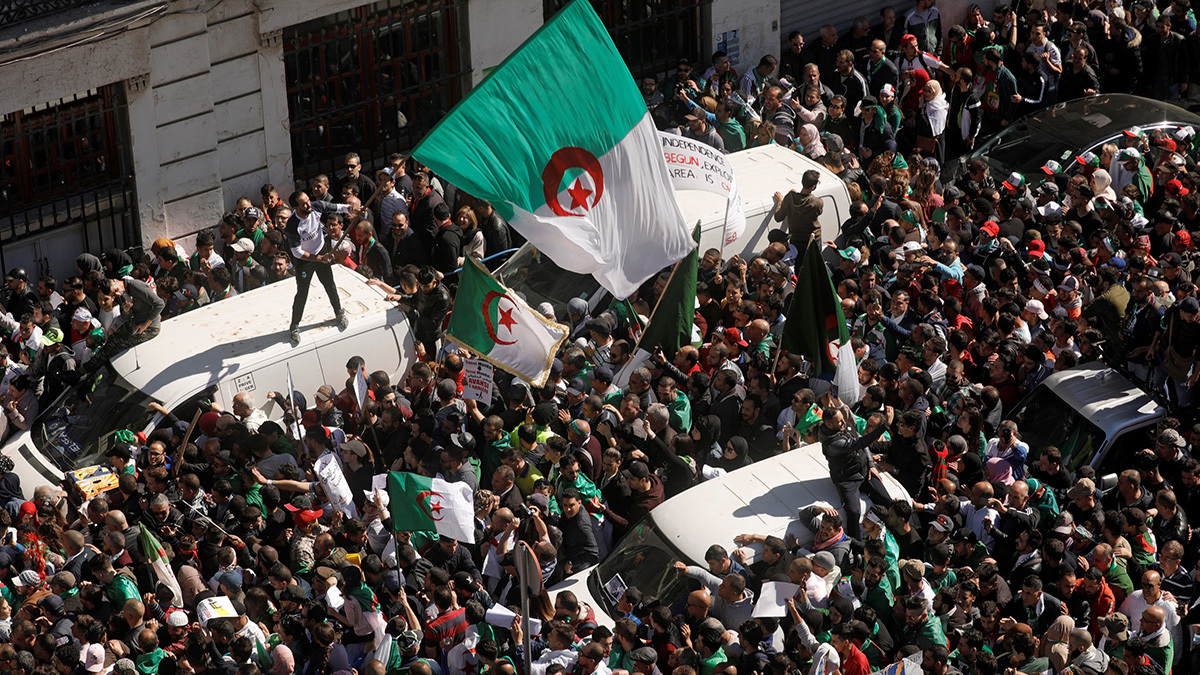 مع توسع الاحتجاجات.. الجزائر تلتمس من روسيا "تفهم" الحراك المناهض لبوتفليقة