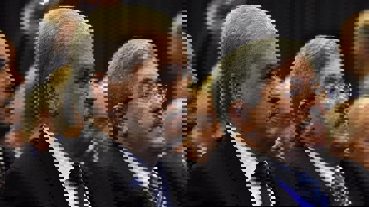 الادعاء العام في الجزائر يطالب بسجن سلال وأويحيى 20 عاما