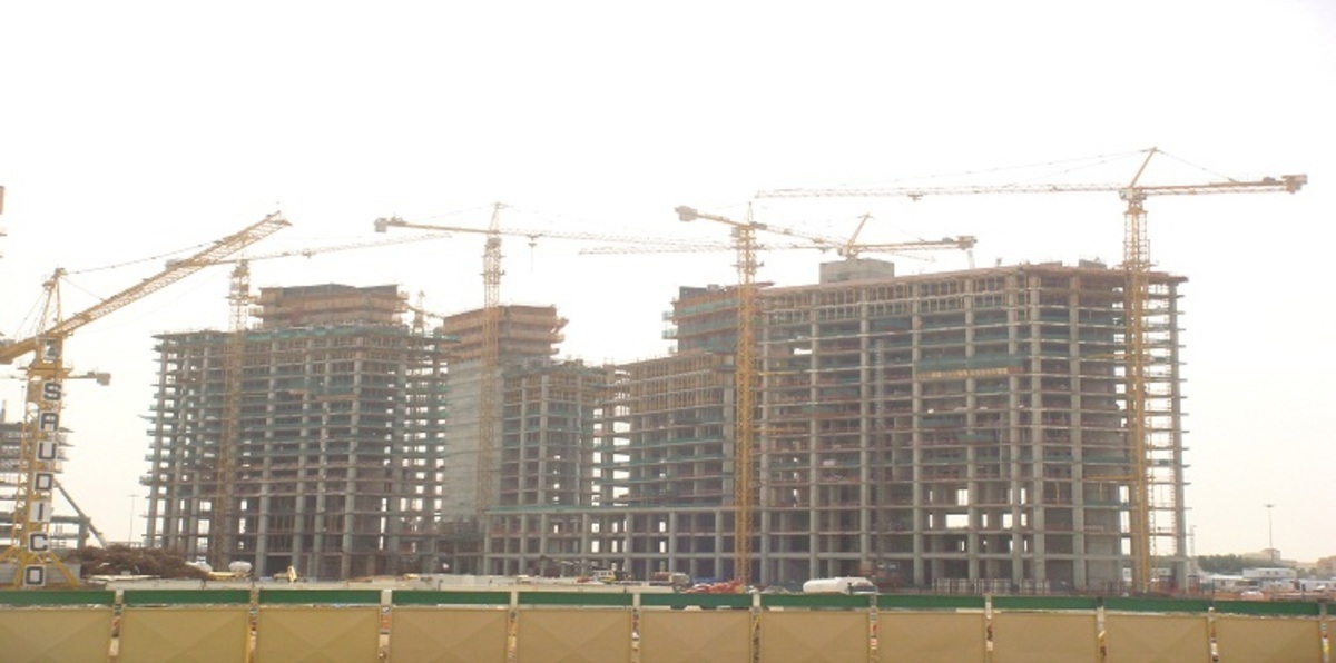 مركز الملك عبدالله المالي في الرياض.. كيف غابت البنوك وتأخر التنفيذ؟