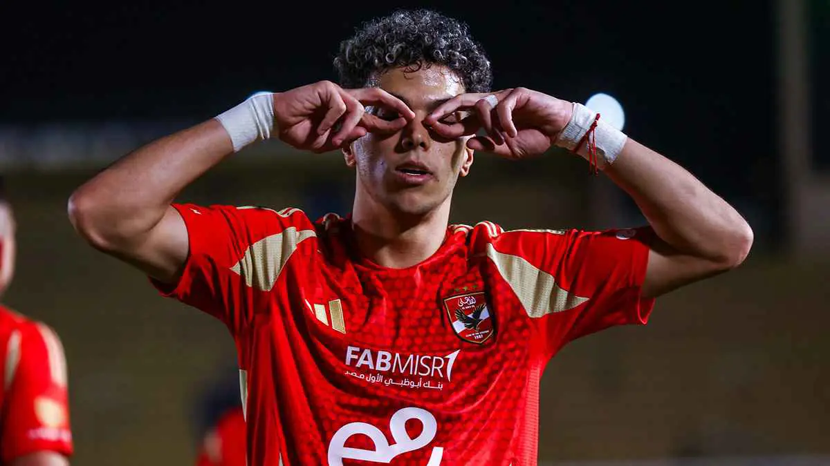 عقد إعلاني ضخم للغاية.. خطة الأهلي لإنهاء "صداع" إمام عاشور