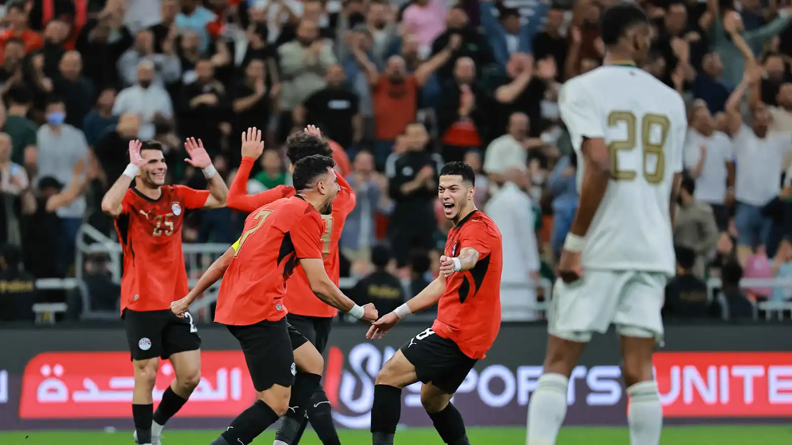 مفاجأة كبيرة.. أكثر لاعب أبهر جمهور منتخب مصر ضد السعودية