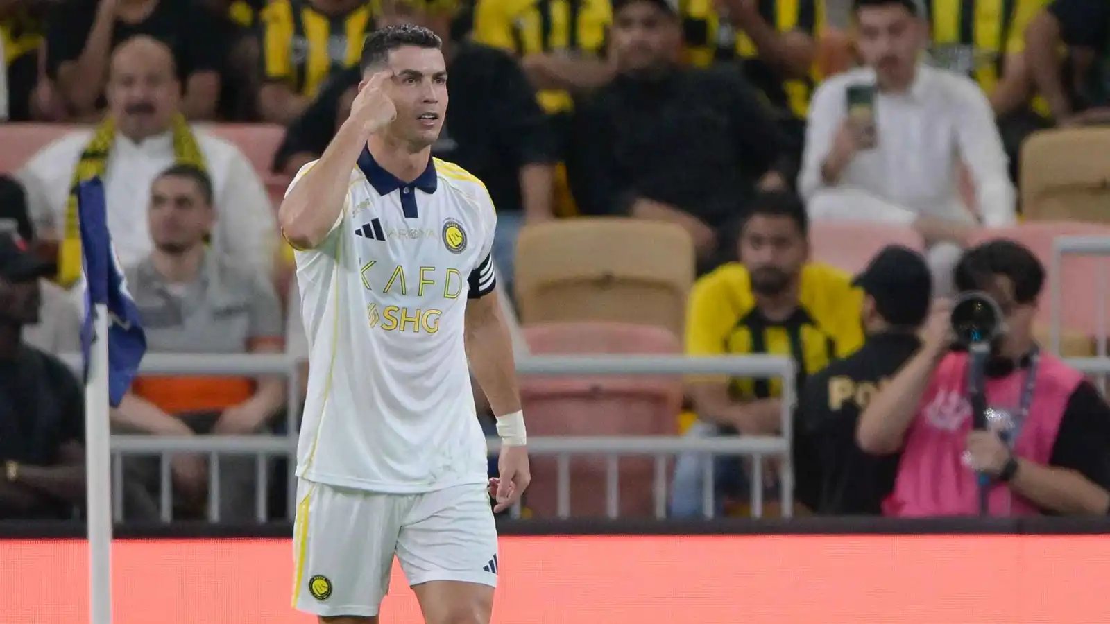 مفاجأة.. جماهير الاتحاد السعودي تحتفل مع كريستيانو رونالدو (فيديو)