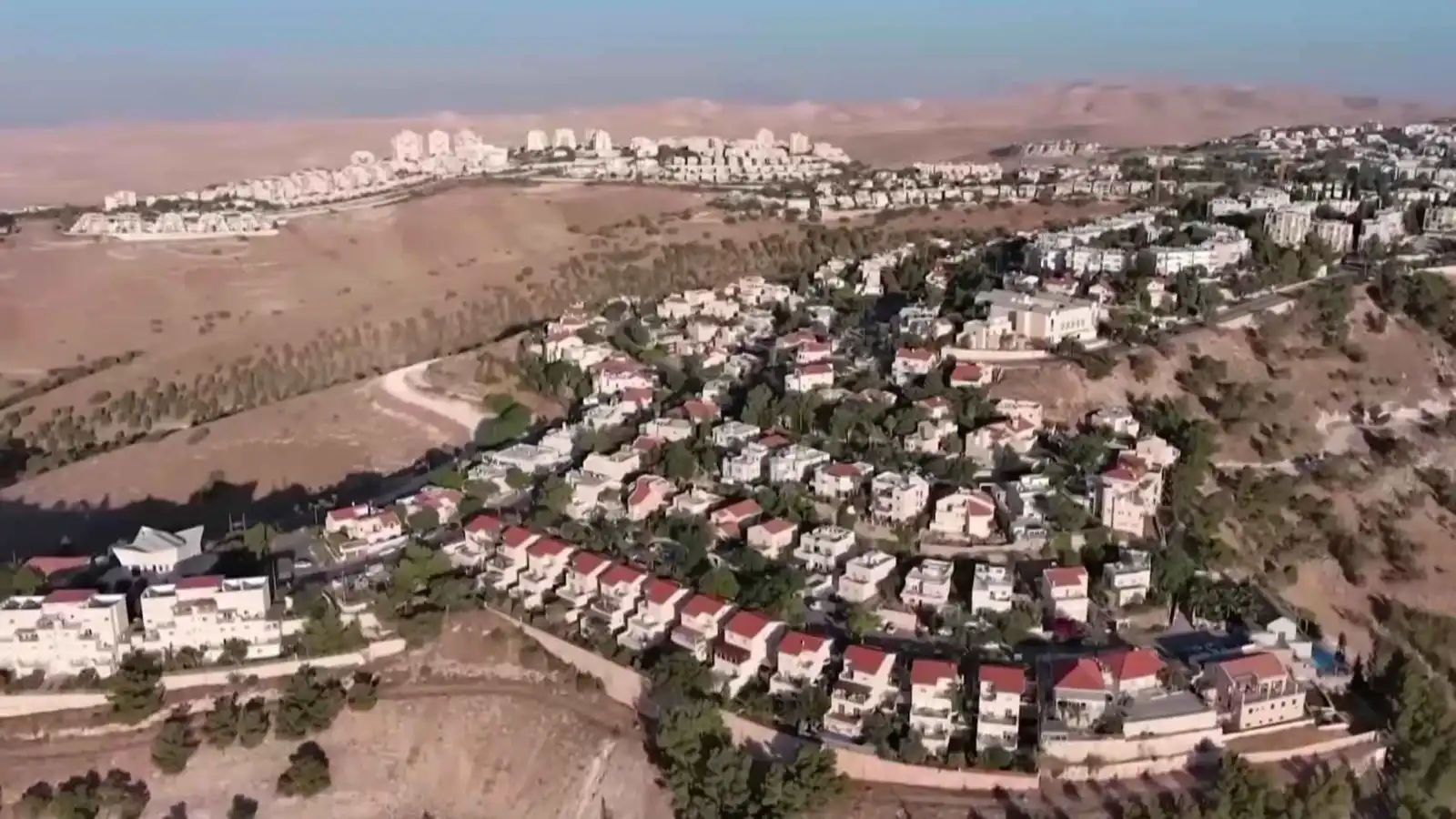 "تصعيد خطير".. تحذير فلسطيني من "التفافي العيزرية" الاستيطاني بالقدس