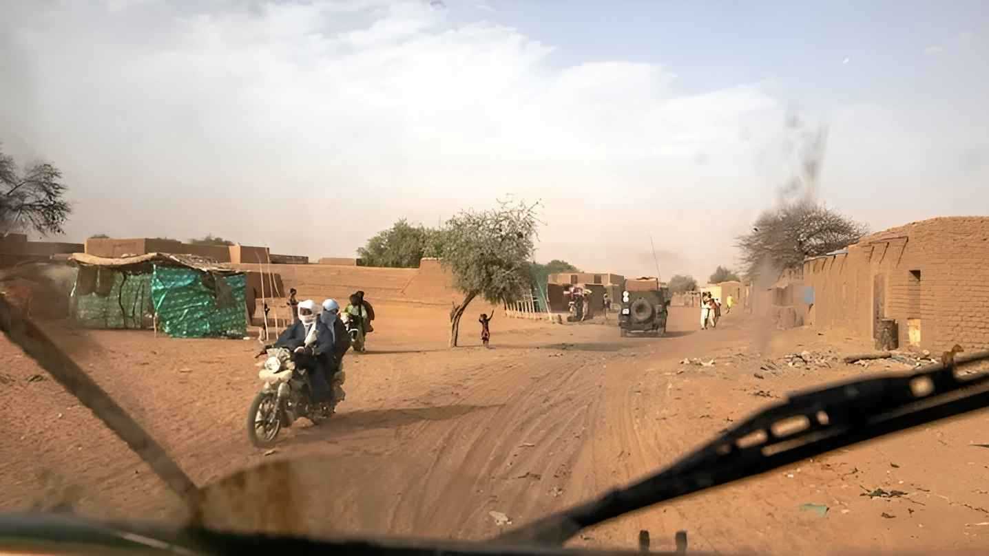 "سلاح الوقود".. حرب هجينة غير متكافئة تهدد غرب أفريقيا بسبب مالي