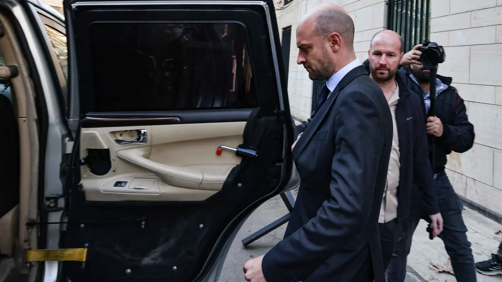 فرنسا تكشف عن إجراء محتمل بشأن العقوبات الأوروبية على سوريا