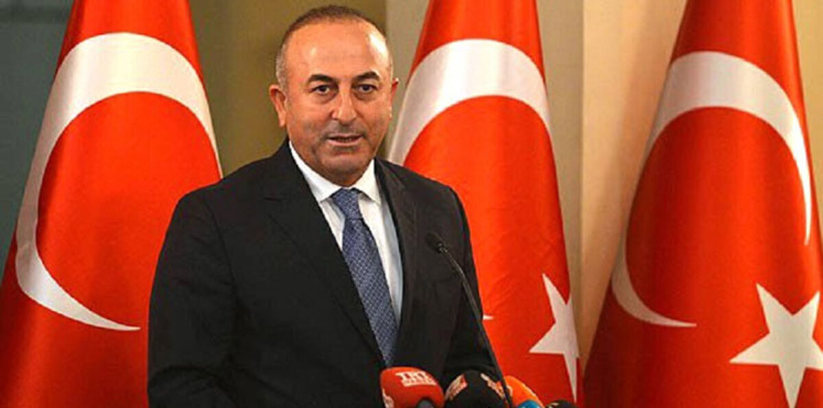 جاويش أوغلو هاتف 35 مسؤولًا مع بداية محاولة الانقلاب